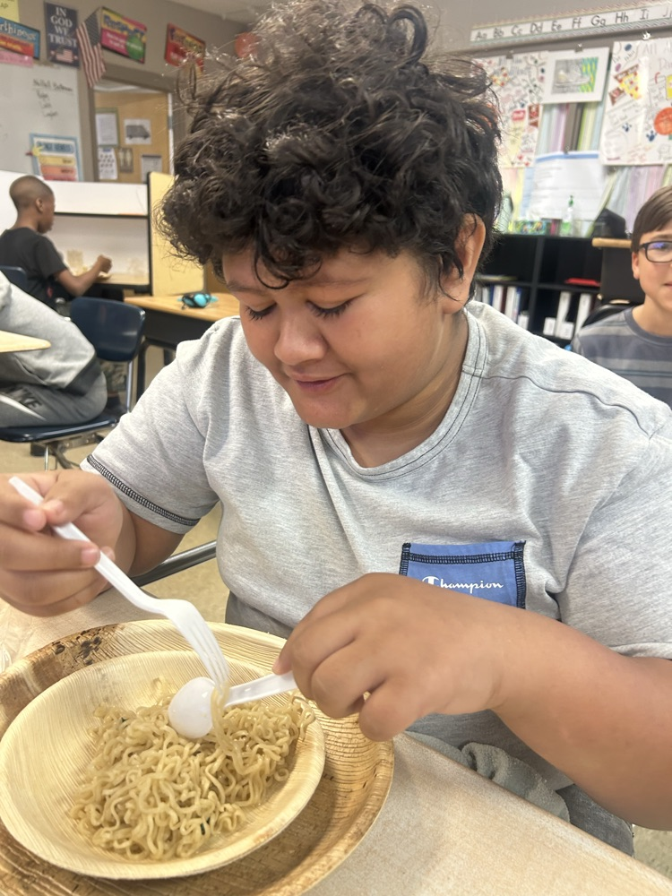 students eating food from around the world.