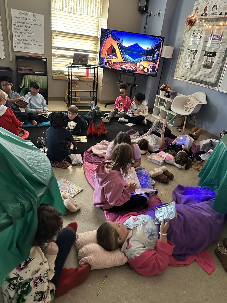 Mrs. Rogoff’s class celebrated the first day of Read Across America week at Camp Read-A-Lot followed by reading with 1st grade book buddies 📖 