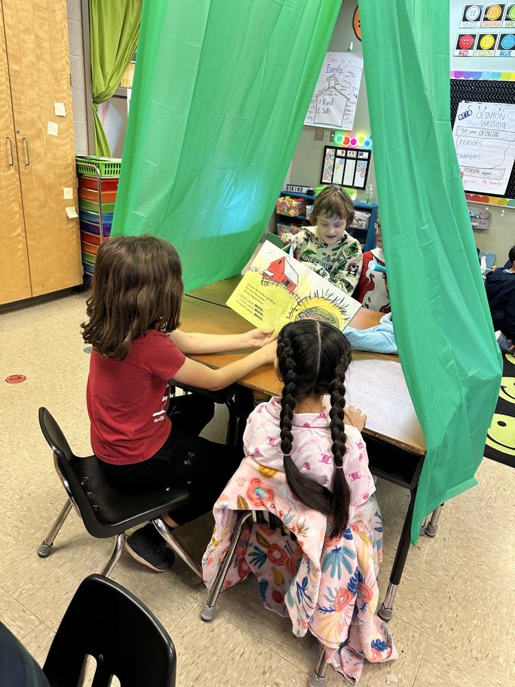 Mrs. Rogoff’s class celebrated the first day of Read Across America week at Camp Read-A-Lot followed by reading with 1st grade book buddies 📖 