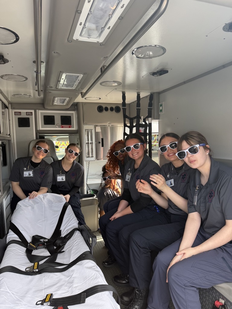 Mrs. Tillery-Harris’ EMT students recently had the incredible opportunity to visit the MEMS Communication and Dispatch Center and get a behind-the-scenes look at how emergency response begins. 🚑  During their visit, students learned firsthand about the critical role dispatchers and communication specialists play in coordinating emergency services and supporting first responders in the field. 📞🎧  From managing emergency calls to directing resources, these professionals are the calm voices and quick thinkers that help keep our community safe. Our students left with a deeper understanding of how teamwork, communication, and quick decision-making keep the EMS system running smoothly and efficiently. 👩‍⚕️🚨  Thank you to the MEMS team for welcoming our students and giving them such a valuable real-world learning experience! 🙌  #WampusCats #CTE #FutureFirstResponders 🐾