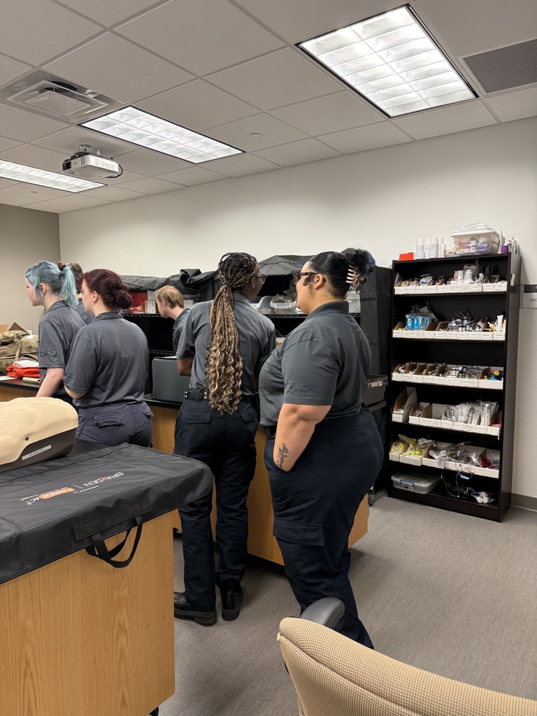 Mrs. Tillery-Harris’ EMT students recently had the incredible opportunity to visit the MEMS Communication and Dispatch Center and get a behind-the-scenes look at how emergency response begins. 🚑  During their visit, students learned firsthand about the critical role dispatchers and communication specialists play in coordinating emergency services and supporting first responders in the field. 📞🎧  From managing emergency calls to directing resources, these professionals are the calm voices and quick thinkers that help keep our community safe. Our students left with a deeper understanding of how teamwork, communication, and quick decision-making keep the EMS system running smoothly and efficiently. 👩‍⚕️🚨  Thank you to the MEMS team for welcoming our students and giving them such a valuable real-world learning experience! 🙌  #WampusCats #CTE #FutureFirstResponders 🐾