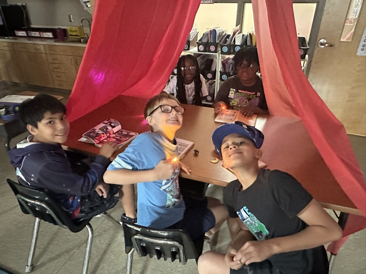 To kickoff Read Across America Week, Mrs. Hill’s and Mrs. Kingsbury’s Literacy classes started a Book Showdown.  The students enjoyed reading new books and voting for their favorites!