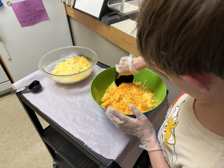 cooking Mac and cheese