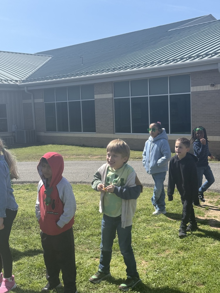 Leprechaun Ash O’Malley made a guest appearance in Mrs. Robert’s class today!  Kids read a story of the Luckiest Leprechaun and played leprechaun games.