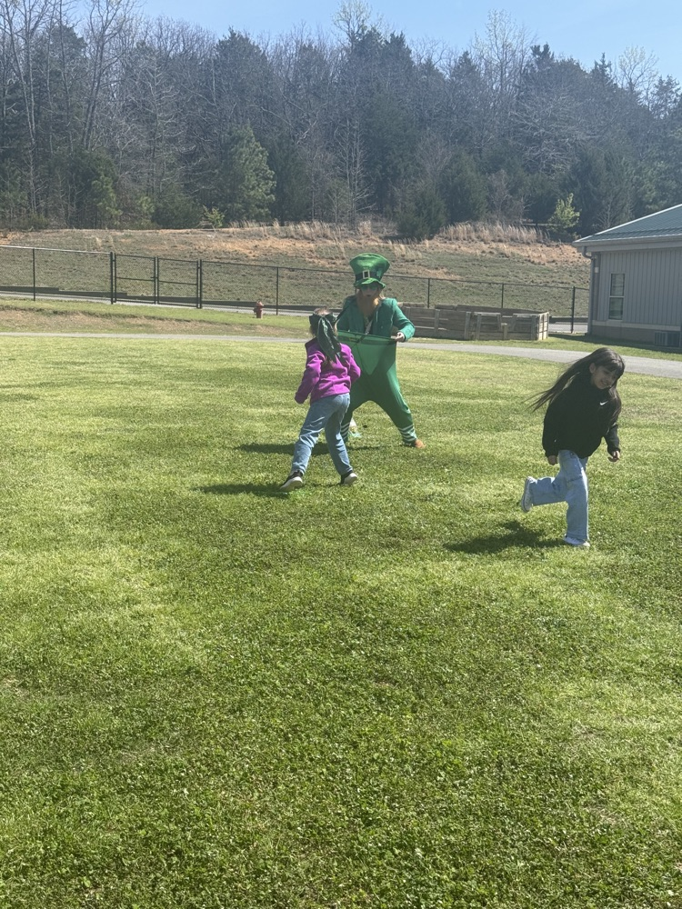Leprechaun Ash O’Malley made a guest appearance in Mrs. Robert’s class today!  Kids read a story of the Luckiest Leprechaun and played leprechaun games.