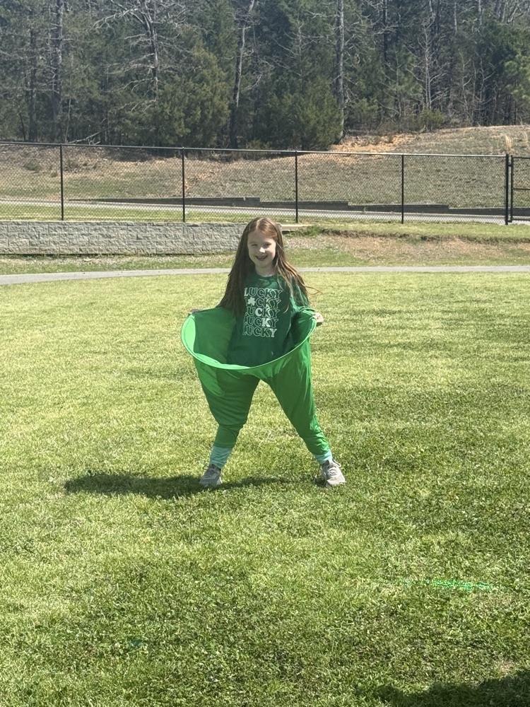 Leprechaun Ash O’Malley made a guest appearance in Mrs. Robert’s class today!  Kids read a story of the Luckiest Leprechaun and played leprechaun games.