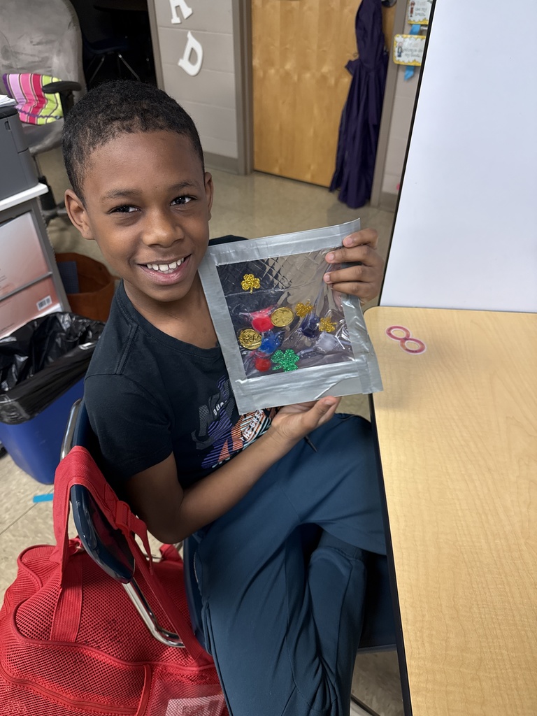 students making a sensory bag