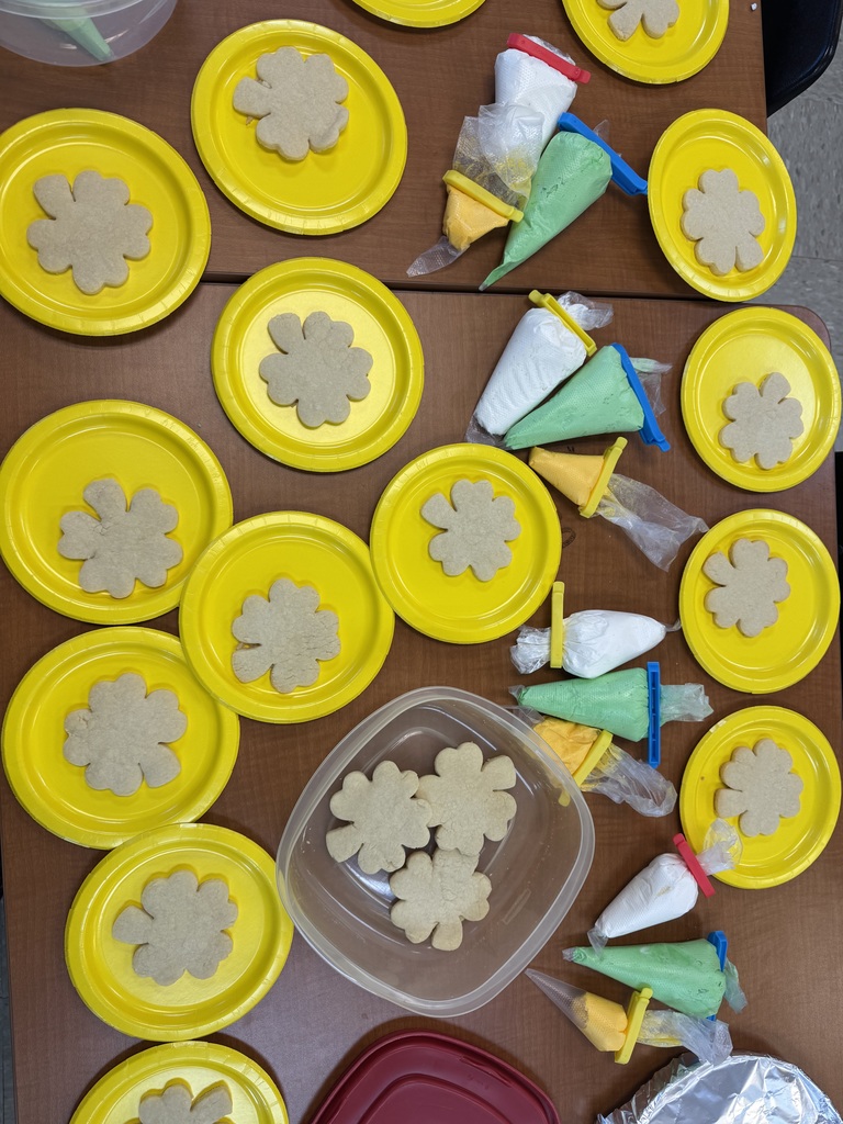 Mrs. Wilcox’s students celebrated St. Patrick’s Day by decorating shamrock-shaped cookies. They worked carefully to design their cookies and showed lots of creativity while celebrating the holiday together.  It was a sweet way to bring a little St. Patrick’s Day cheer into the classroom while making special memories with friends! 