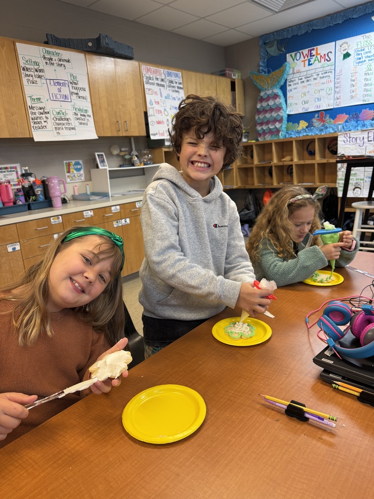 Mrs. Wilcox’s students celebrated St. Patrick’s Day by decorating shamrock-shaped cookies. They worked carefully to design their cookies and showed lots of creativity while celebrating the holiday together.  It was a sweet way to bring a little St. Patrick’s Day cheer into the classroom while making special memories with friends! 