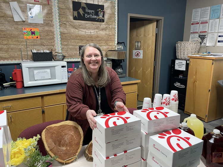teachers getting lunch