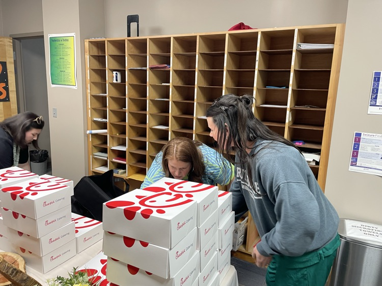 teachers getting lunch