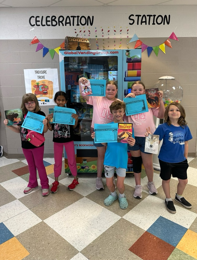 Lexia Superstars in Mrs. Hill and Ms. Martin’s class leveled up and earned a trip to the book vending machine! Way to go!🌟📚