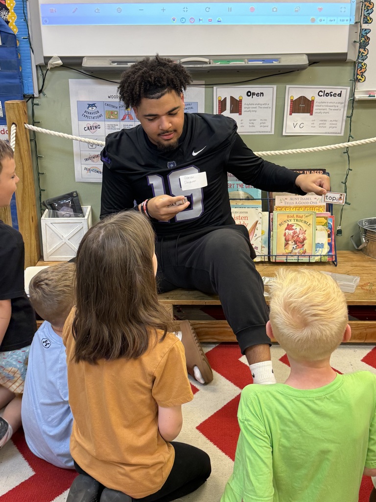 UCA football team came to read and play reading games with Mrs Lute’s class . 