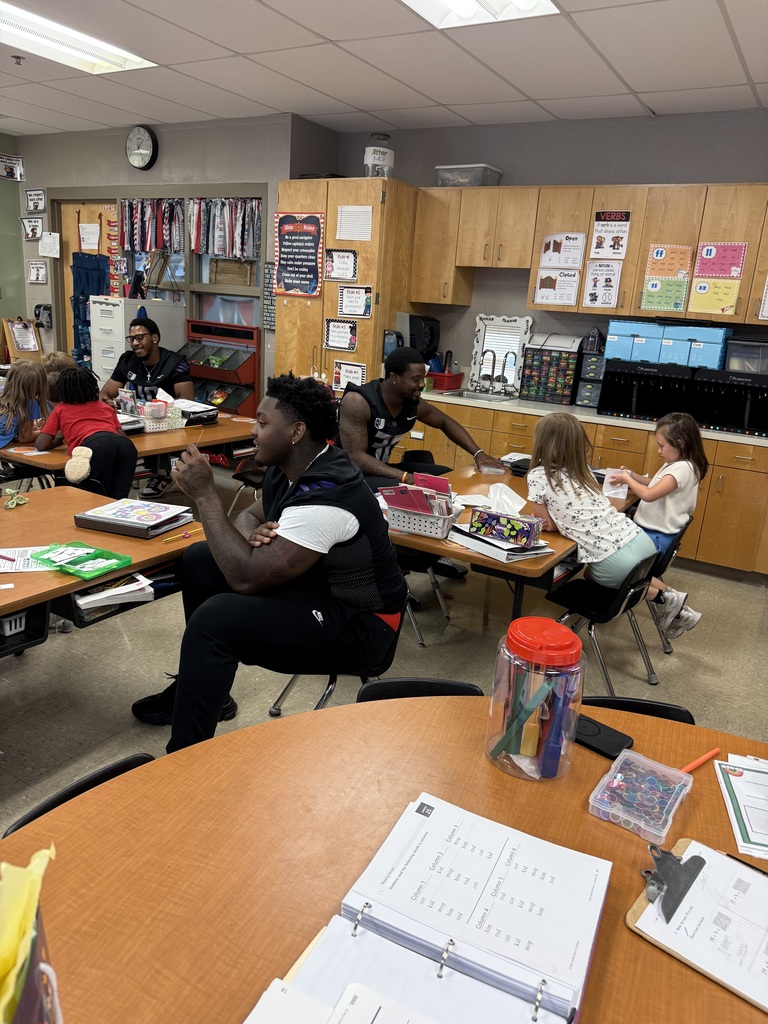 UCA football team came to read and play reading games with Mrs Lute’s class . 