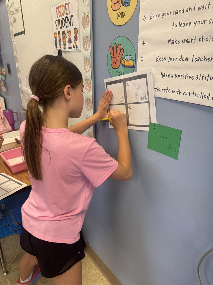 Ms. Sligh’s class had a blast celebrating the Masters with a putting contest, peach ice cream, and fun practice of long division & estimation! 💛⛳️🏆🏌️‍♀️
