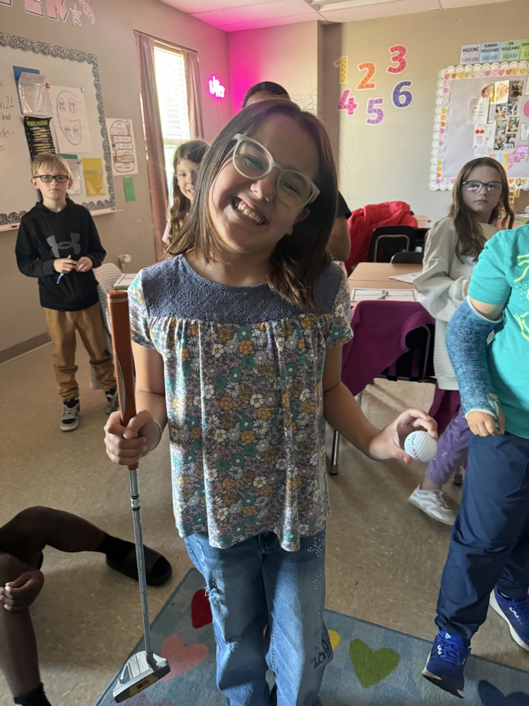 Ms. Sligh’s class had a blast celebrating the Masters with a putting contest, peach ice cream, and fun practice of long division & estimation! 💛⛳️🏆🏌️‍♀️