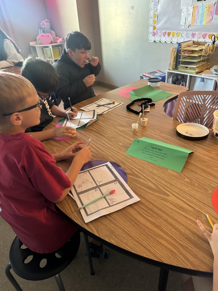 Ms. Sligh’s class had a blast celebrating the Masters with a putting contest, peach ice cream, and fun practice of long division & estimation! 💛⛳️🏆🏌️‍♀️