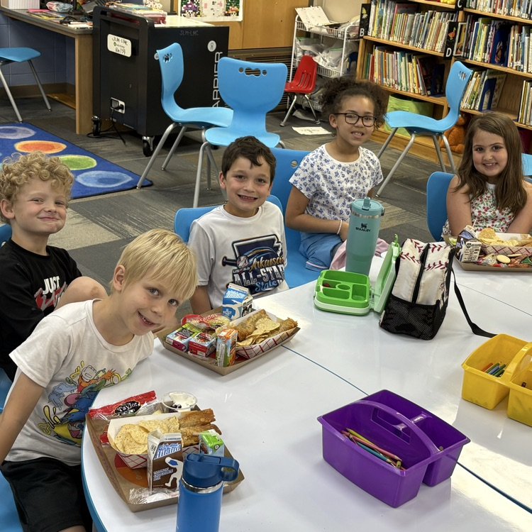 lunch in the library 