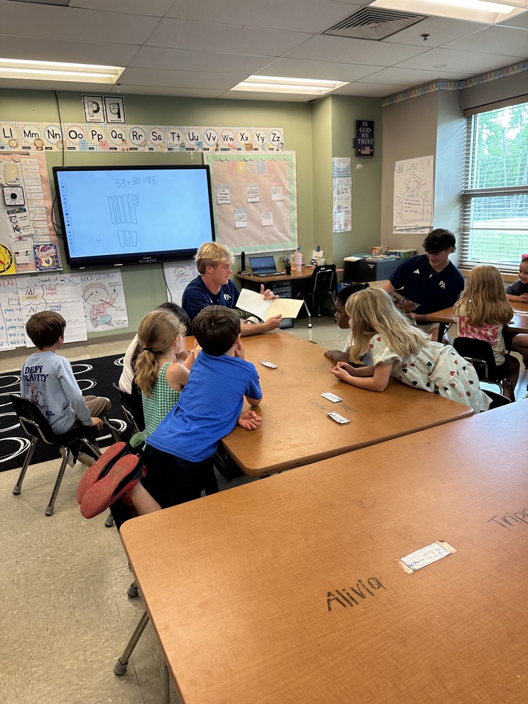 Ms. Tipton’s class had some very special guest readers Monday—her dad and a few of his baseball players from Pulaski Academy! ⚾️📚 We loved every minute of it!