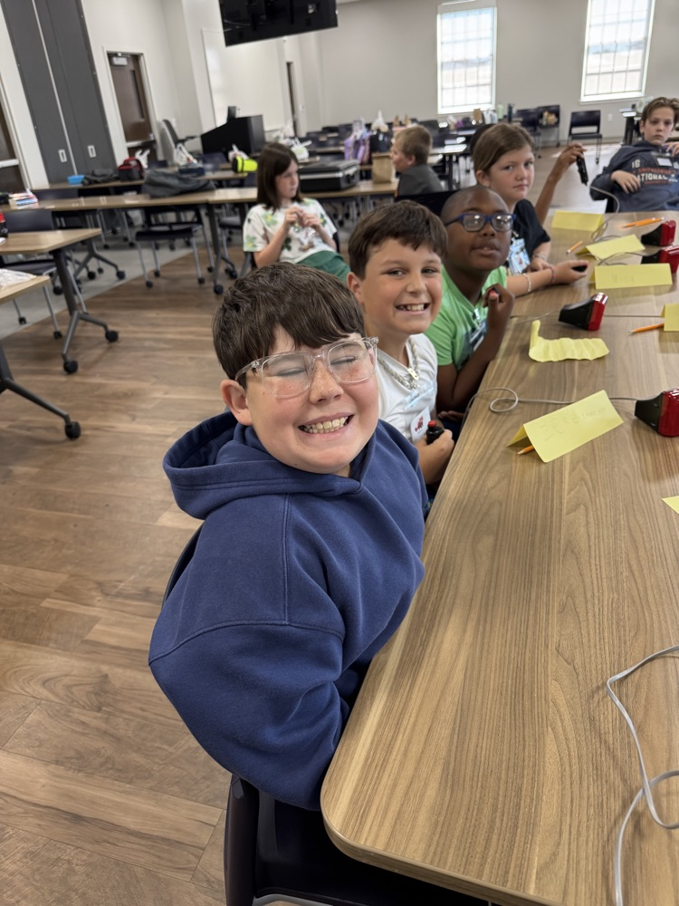Fourth grade Pinnacle had the best time competing in our District Quiz Bowl tournament today. Awesome job to all the competitors!