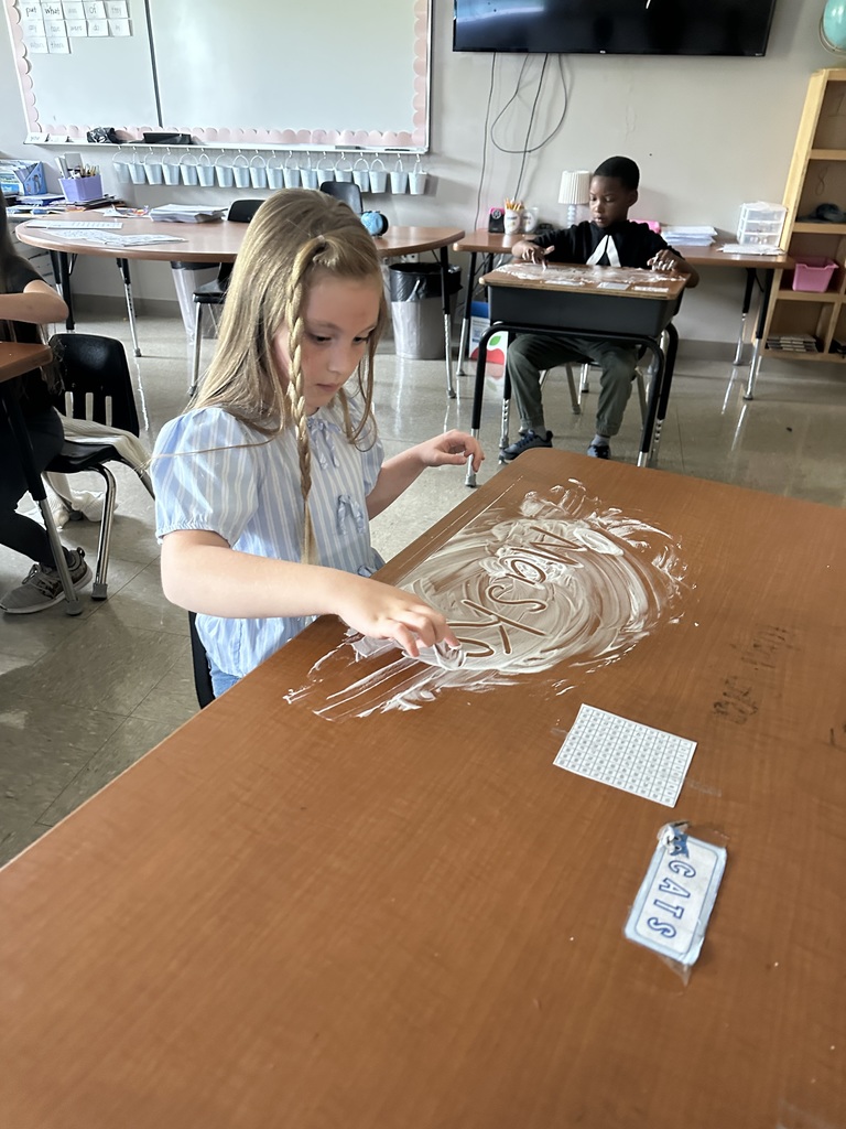 Ms. Tipton’s class had fun practicing their phonics skills with shaving cream!