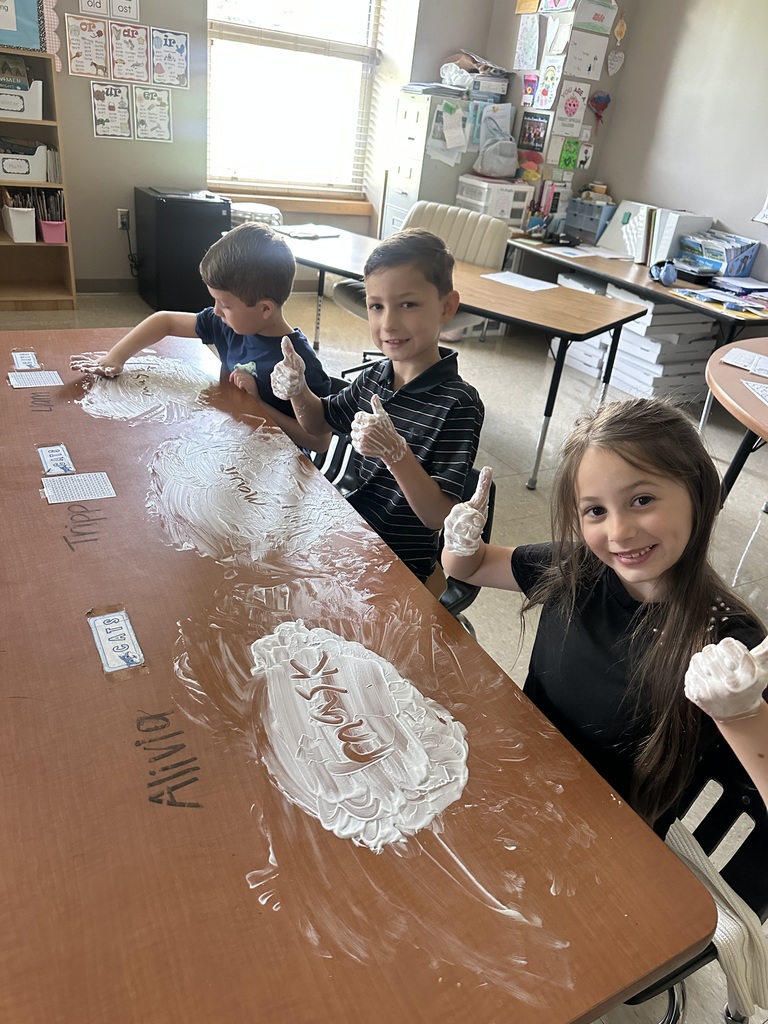 Ms. Tipton’s class had fun practicing their phonics skills with shaving cream!
