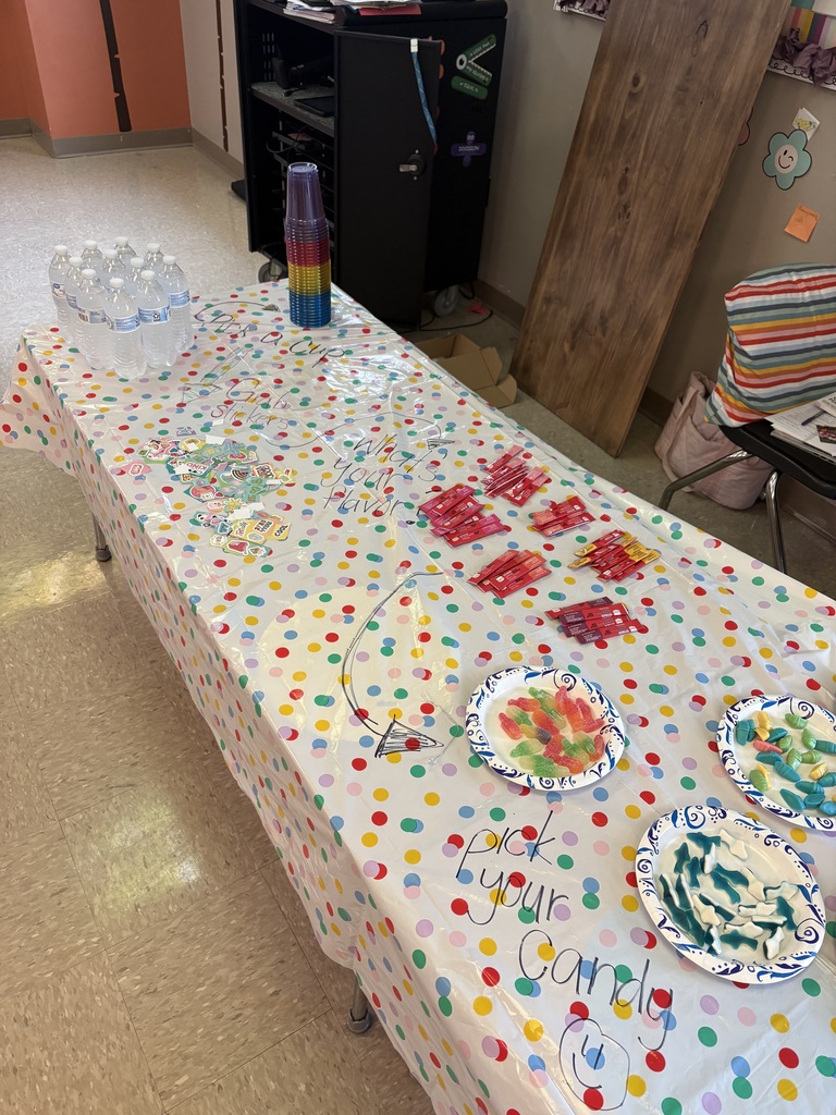 Mrs. Harrison’s💙🤍Second Grade🤍💙 crew wrapped up the year with class awards voted on by their peers and a loaded water bar celebration! 💦🥤  From funniest friend to kindest classmate, these awards were extra special because they came from each other. So proud of the friendships, memories, and growth this group shared all year long! 