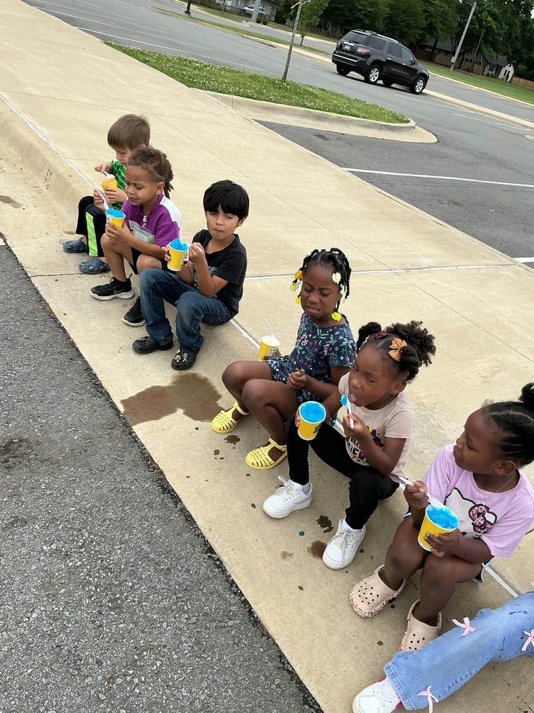 children enjoying snowcones
