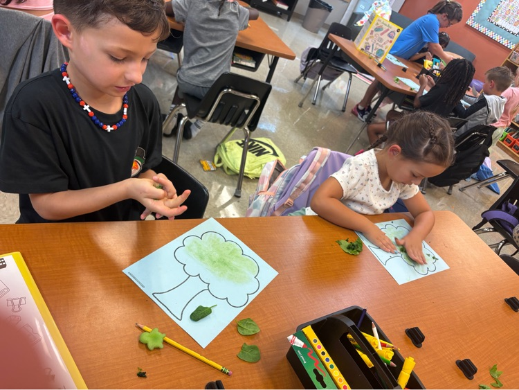 Mrs. Russell’s second graders are learning about seasonal changes and photosynthesis. They made chlorophyll paintings with spinach leaves!