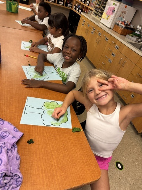 Our 2nd graders kicked off our new Arts & Letters Unit, "A Season of Change," with a hands-on art experience inspired by the changing seasons!  Students created beautiful paintings using real leaves, using the chlorophyll from the leaves to paint and explore the natural colors and changes happening around us.