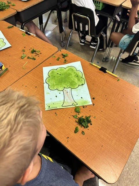 Our 2nd graders kicked off our new Arts & Letters Unit, "A Season of Change," with a hands-on art experience inspired by the changing seasons! Students created beautiful paintings using real leaves, using the chlorophyll from the leaves to paint and explore the natural colors and changes happening around us.