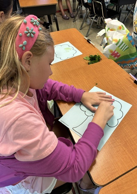 Our 2nd graders kicked off our new Arts & Letters Unit, "A Season of Change," with a hands-on art experience inspired by the changing seasons! Students created beautiful paintings using real leaves, using the chlorophyll from the leaves to paint and explore the natural colors and changes happening around us.
