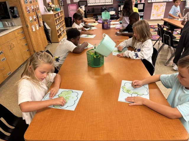 Our 2nd graders kicked off our new Arts & Letters Unit, "A Season of Change," with a hands-on art experience inspired by the changing seasons!  Students created beautiful paintings using real leaves, using the chlorophyll from the leaves to paint and explore the natural colors and changes happening around us.