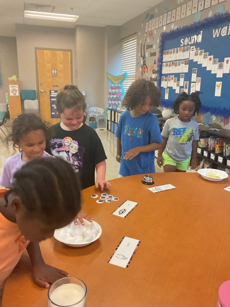 Mrs. Wilcox’s kindergarten class kicked off module 1 of Arts and Letters with a fun 5 senses station!