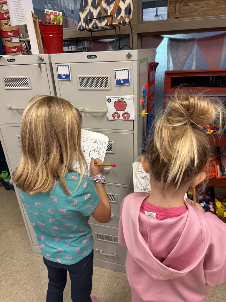 🔢💙 Math in Motion! 💙🔢 Mrs. Lute’s first graders got up and moving today as they did a walk around the room to find the totals for different number bonds! ➕✨ We’re learning that math can happen anywhere—even while we’re on the move! 🚶♀️🚶♂️📚 Way to go, Little Cats! 🐾💙