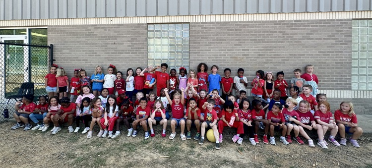 Kindergarten started color week strong! What a fun RED day ❤️