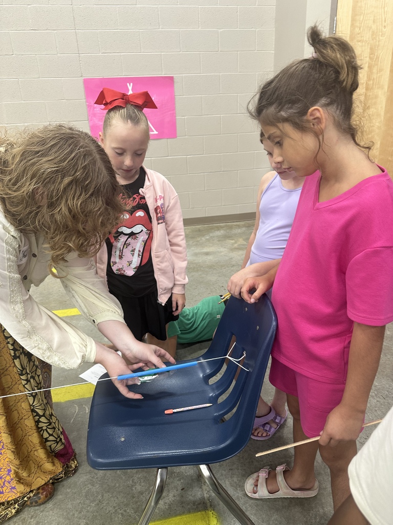 Third grade kicked off their first science experiment with our Hendrix partner, Patty G. Students tested three different-sized balloons to investigate which would travel the farthest. They made predictions, tested their ideas, and documented the results. We had a blast putting our scientific thinking into action! 🎈📏