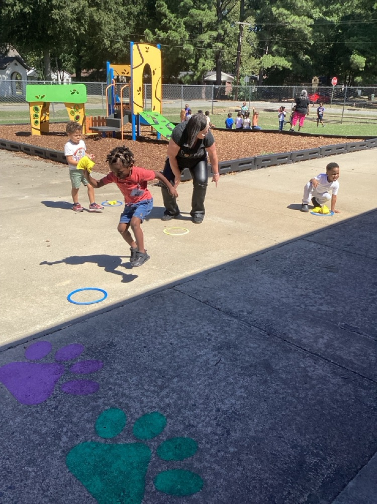 Builds executive function, self-regulation, problem-solving, flexibility, turn-taking, and social skills as children plan, adapt, and manage emotions while collecting beanbags.