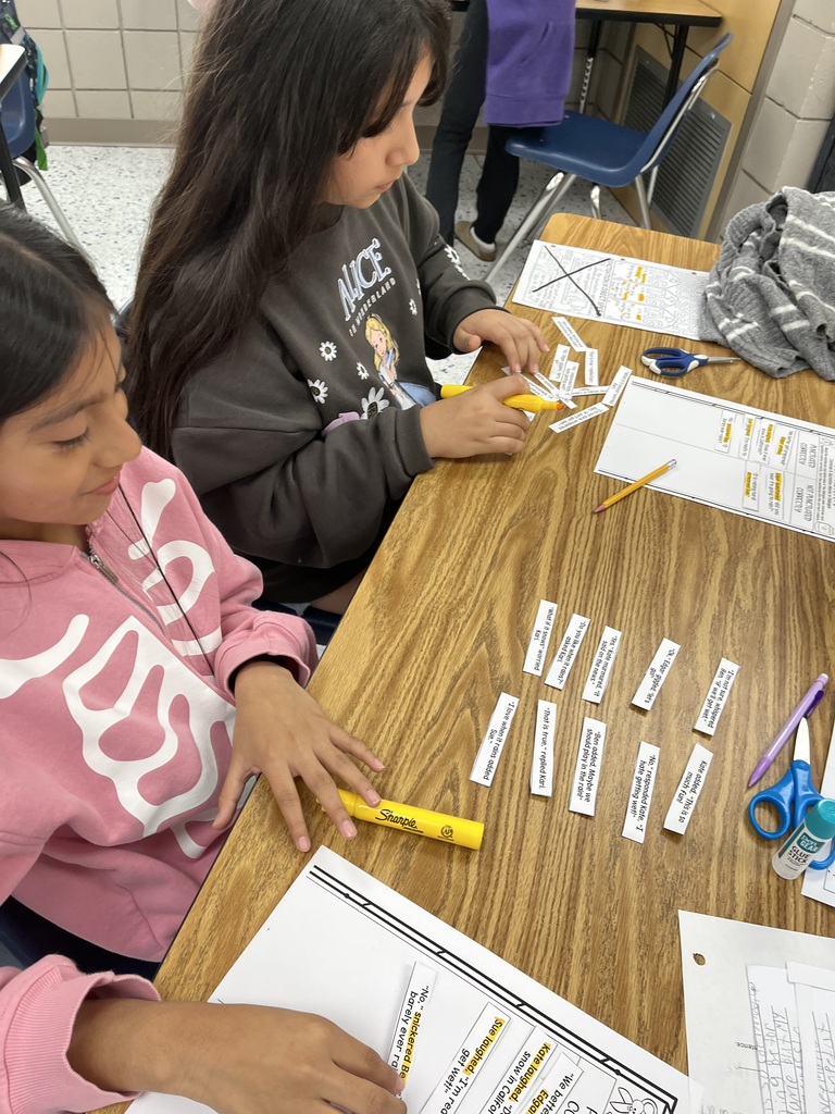 students sorting through a Dialogue sort in Mrs. Mosley's classroom