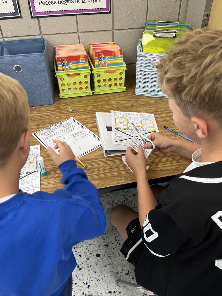 students sorting through a Dialogue sort in Mrs. Mosley's classroom