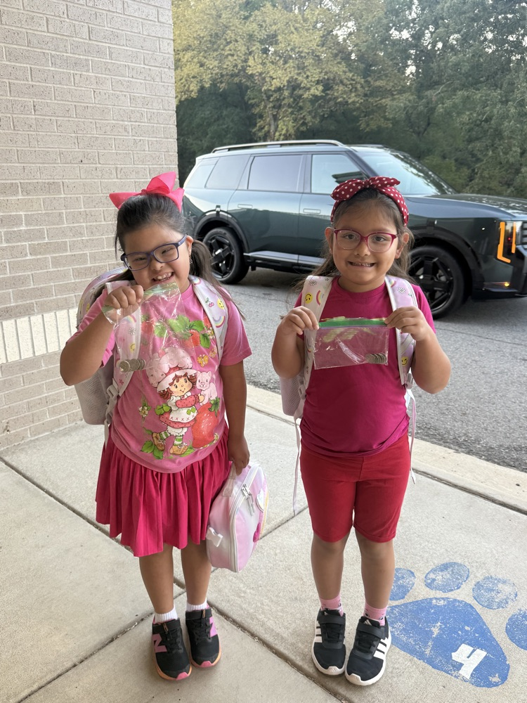 Our students showed up and showed out bringing their change this morning!!! Way to go WCE!!!🩷