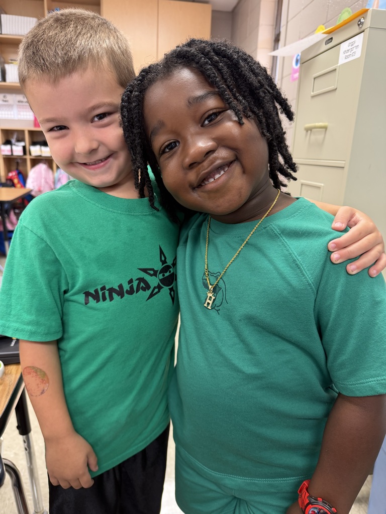 kindergarteners wearing green
