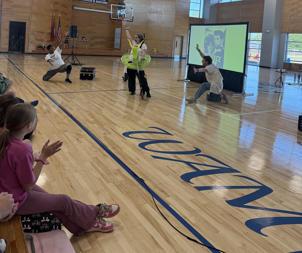 Simon Theater Club students enjoy performance of All Greek to Me