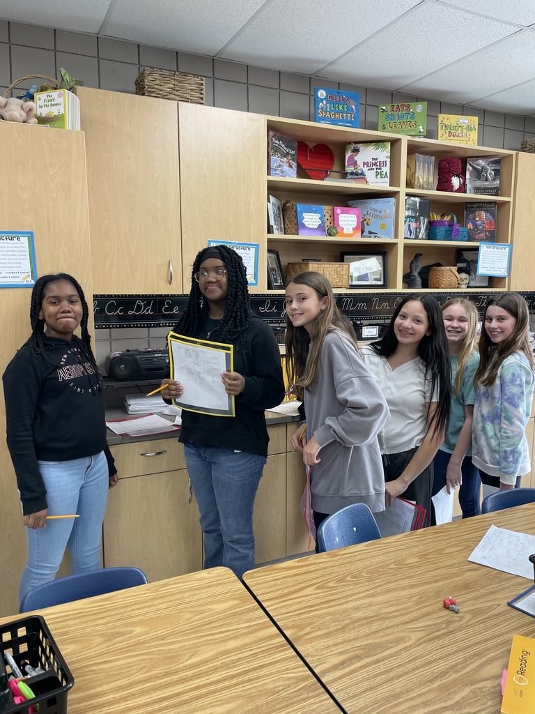 Mrs. Power’s classes analyzing text structure to improve comprehension.