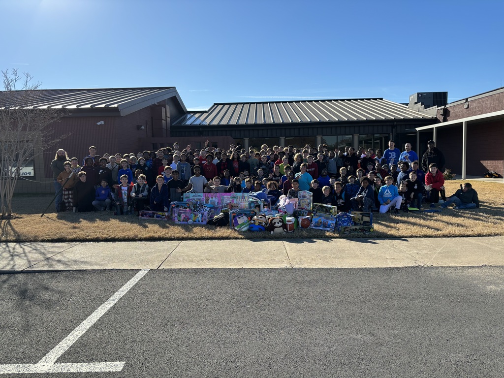 D3 makes donationto City of Hope Christmas Mall