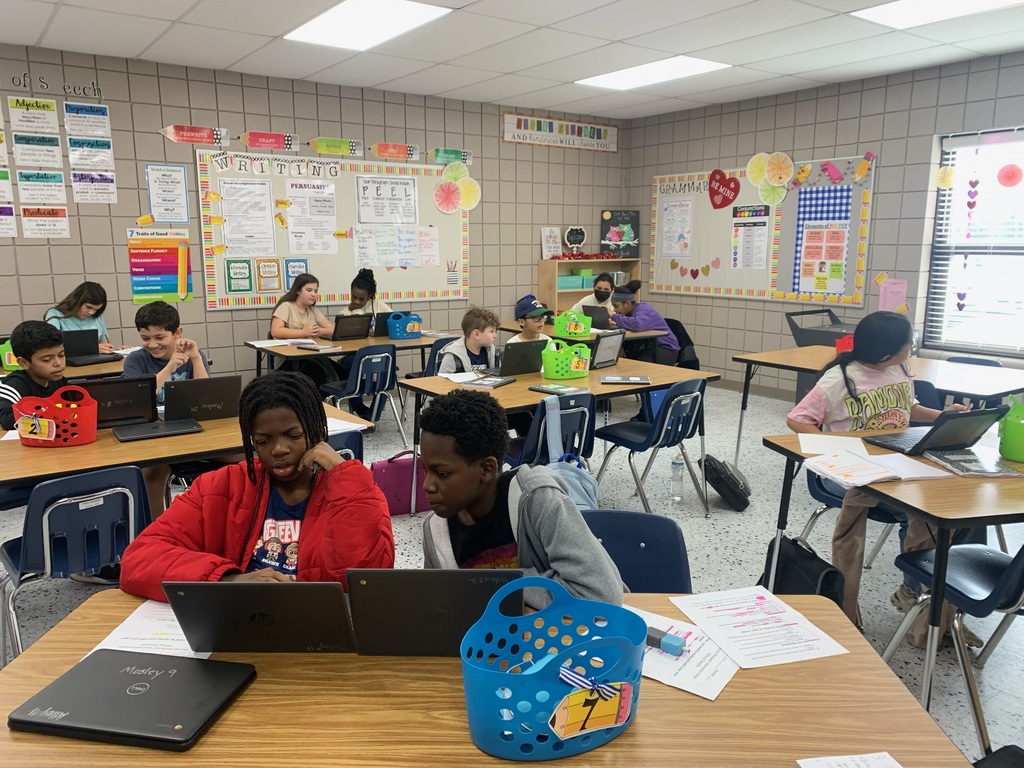 Students in Mrs. Mosley’s ELA classes peer conferenced today as they revised and edited their informative essays!