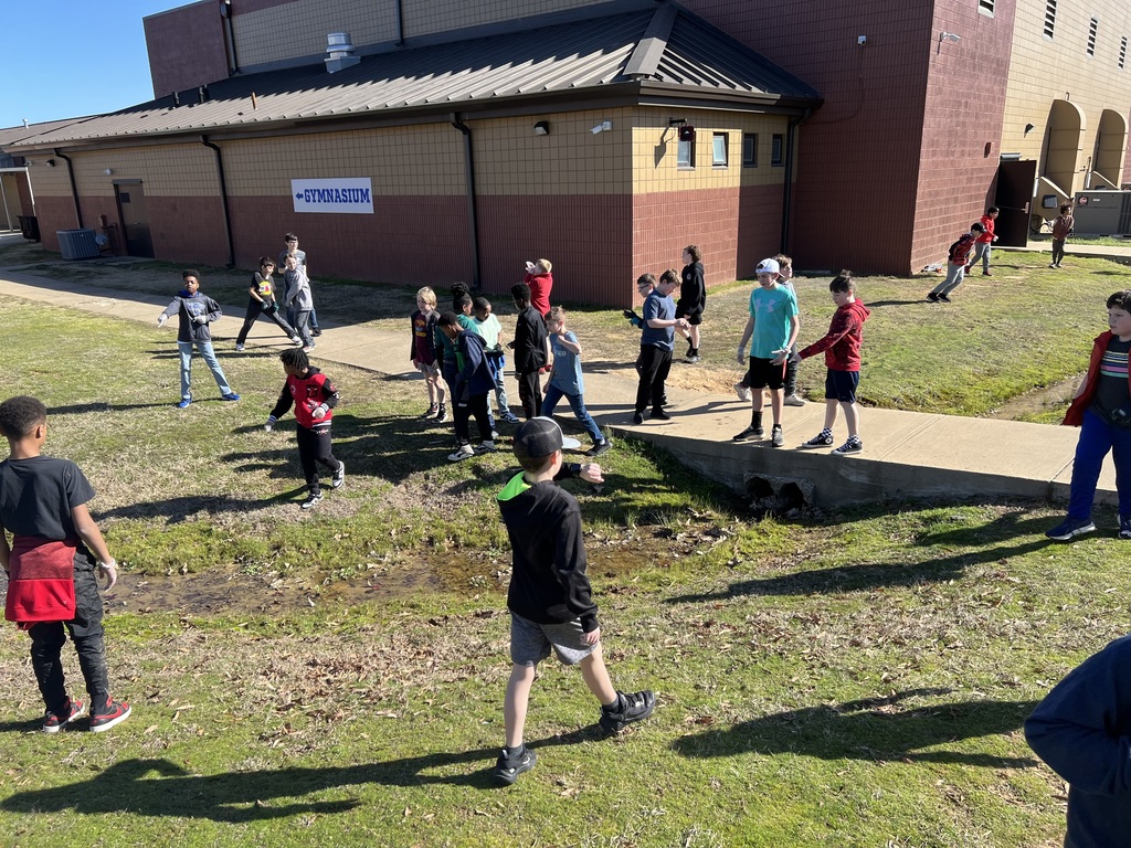 D3 combed the campus today to help clean up trash. This was a great community service opportunity that ties in with 5th grade science learning about the effect that we all have on the environment. Today, they decided to be a positive effect.