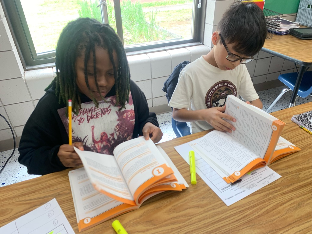 Students in Mrs. Mosley’s ELAclasses worked together to find the meanings and origins of idioms using their Idiom Dictionaries! They are finding out that figurative language can be used to make their writing detailed and creative!