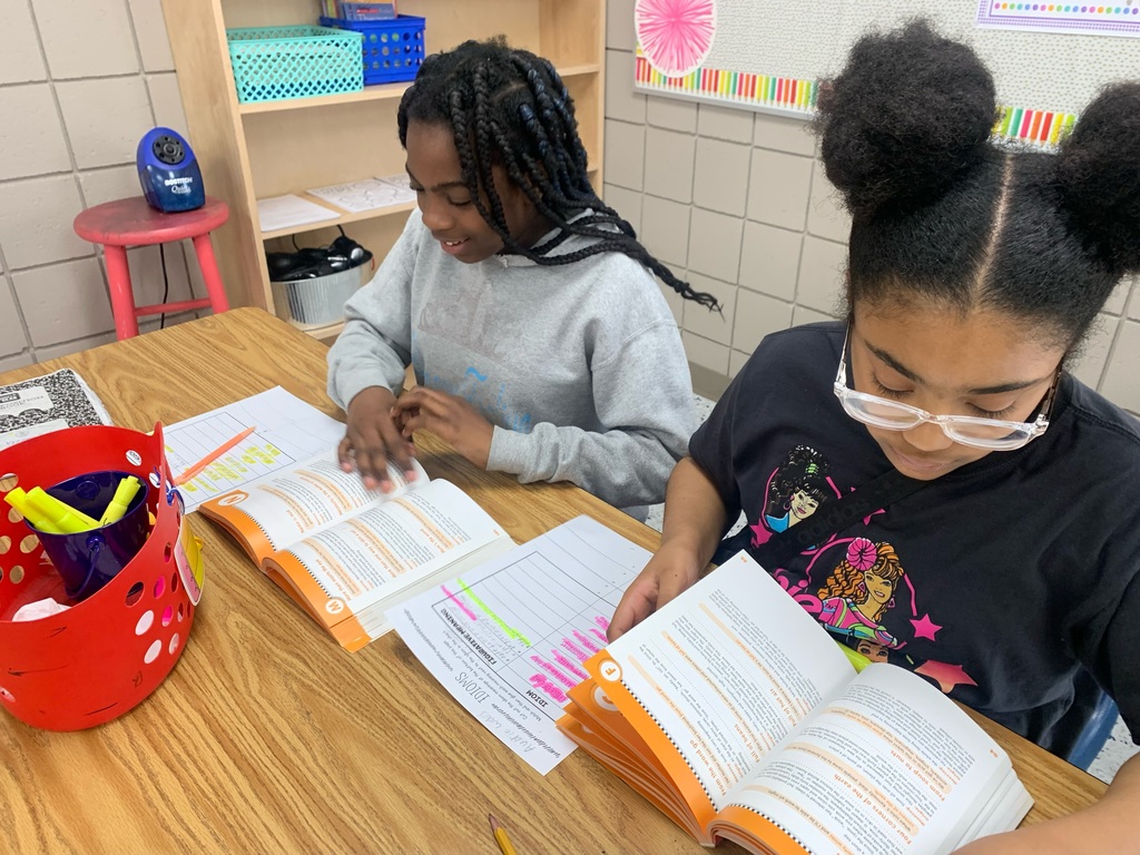 Students in Mrs. Mosley’s ELAclasses worked together to find the meanings and origins of idioms using their Idiom Dictionaries! They are finding out that figurative language can be used to make their writing detailed and creative!