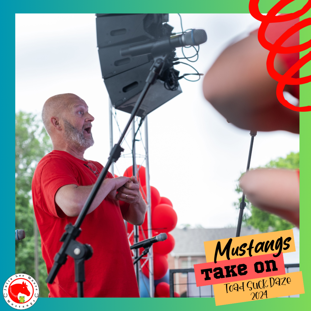 Mustang Singers at Toad Suck Daze